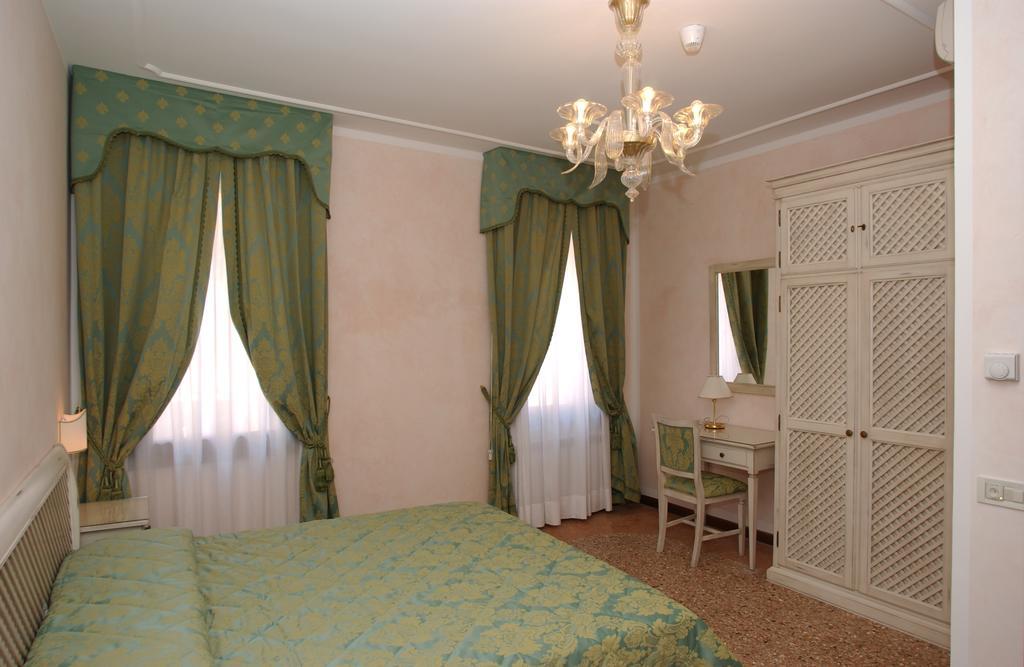 Double Room,707634430:JPEG