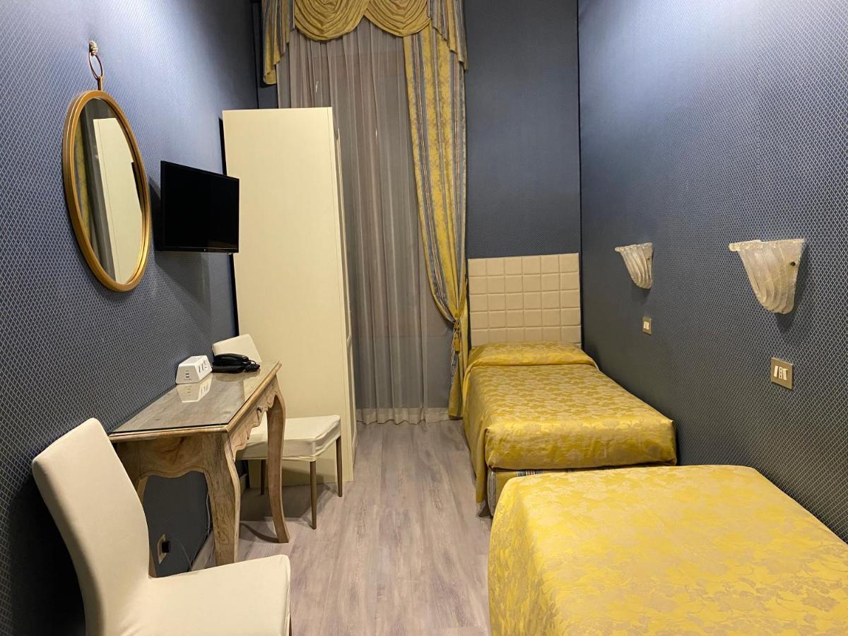Twin Room,1498513564:JPEG