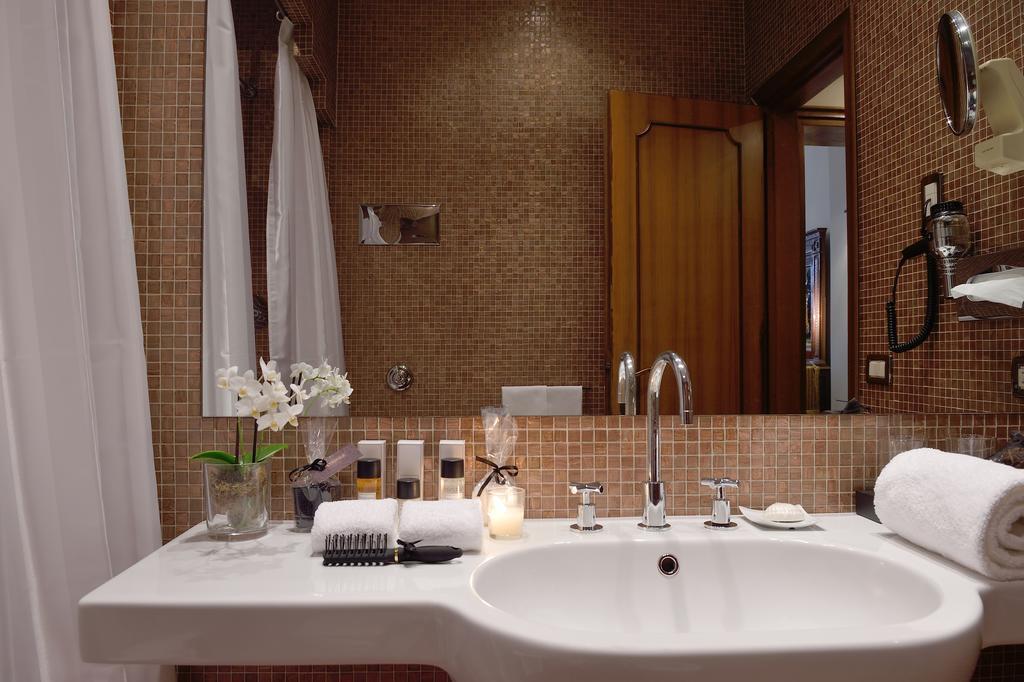 Grand Deluxe Room