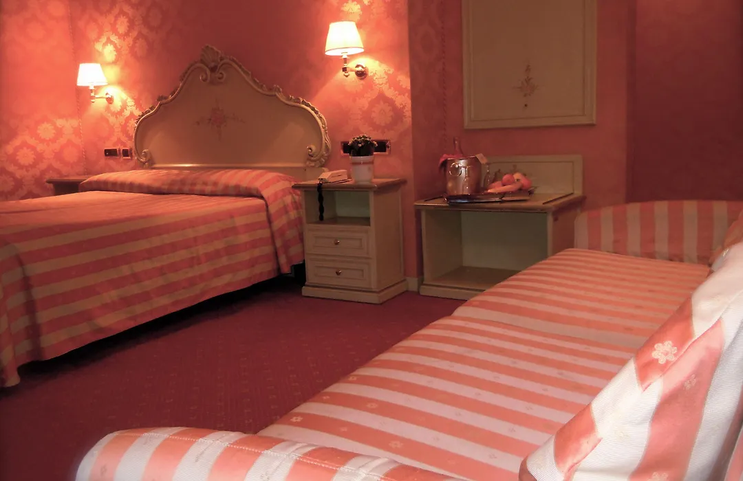 Hotel Lux-1
