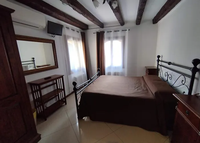 Guest house: Sweet Venice - Checkin At "Alloggi Ss Giovanni E Paolo"